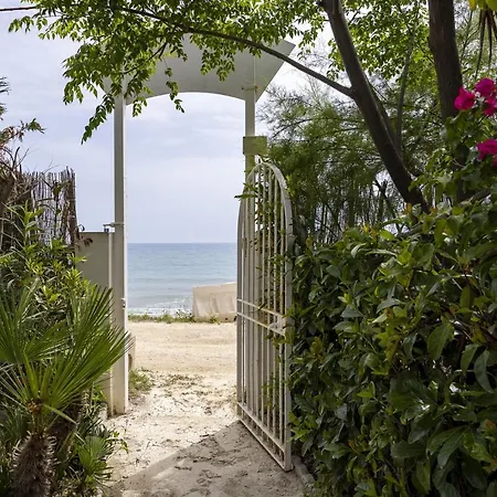 3 Sirene Fronte Mare Holiday home