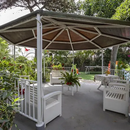 3 Sirene Fronte Mare Holiday home