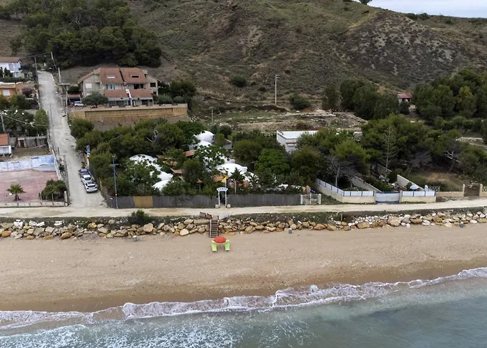 3 Sirene Fronte Mare Holiday home *